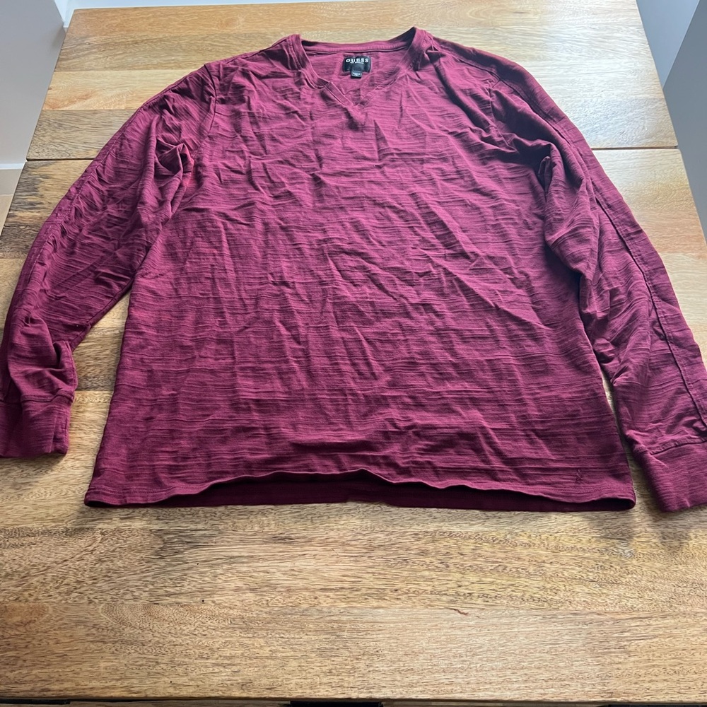 Pre-own Mens Guess shirt size Large
